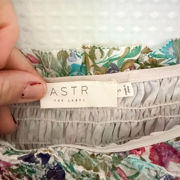 ASTR The Label Smocked Floral Crop Top Multicolor Puff Sleeve Ruffle | S - Picture 8 of 9